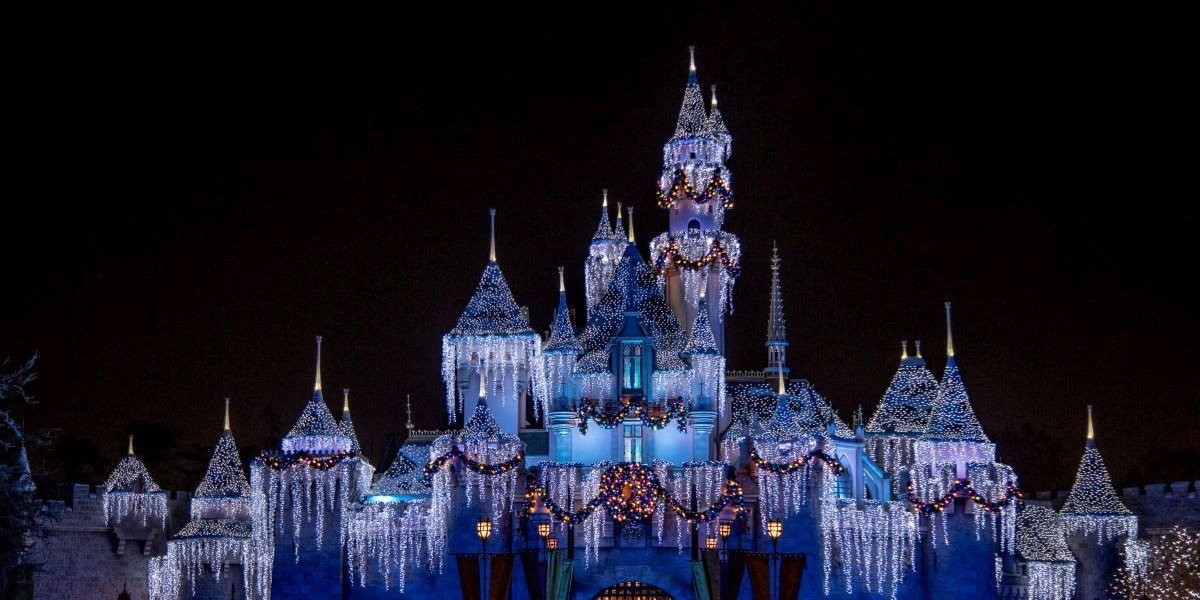 Sleeping Beauty&#039;s castle in Disneyland at night