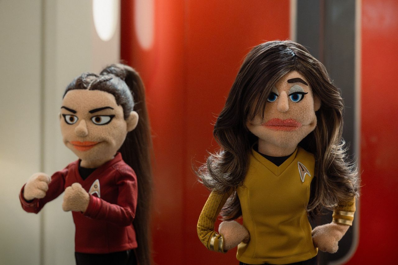 La'an and Una as puppets