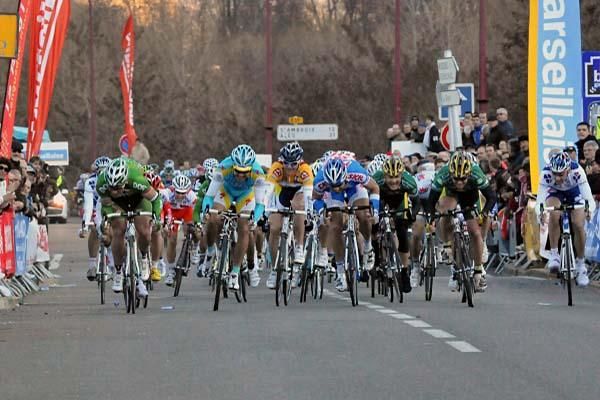 The mad dash to the line on the final stage.