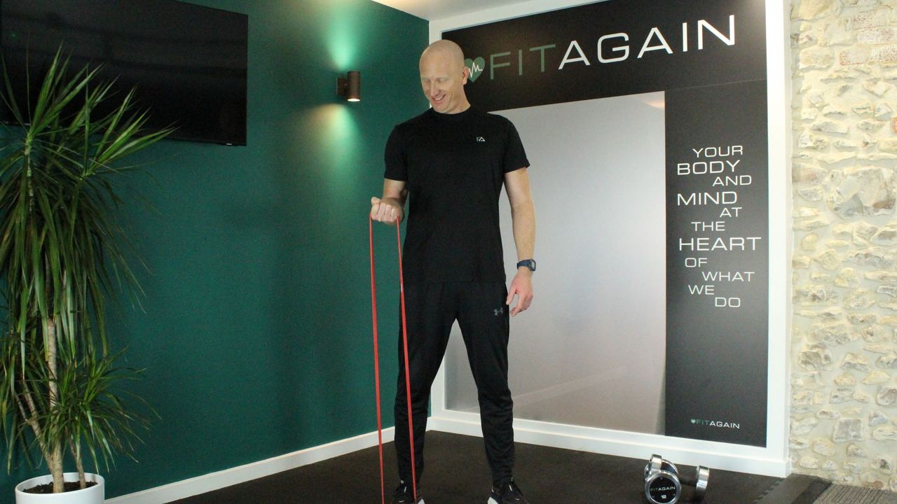 PT Andrew Watkins does resistance band workout