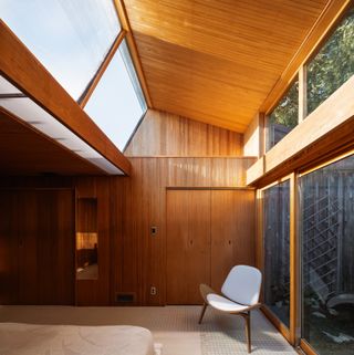 the perry estate by arthur erickson clad in timber and its low volume among wooded surrounds