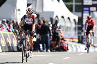 UCI Road World Championships: Viktória Chladoňová beats Isabella Holmgren to wins under-23 women's title