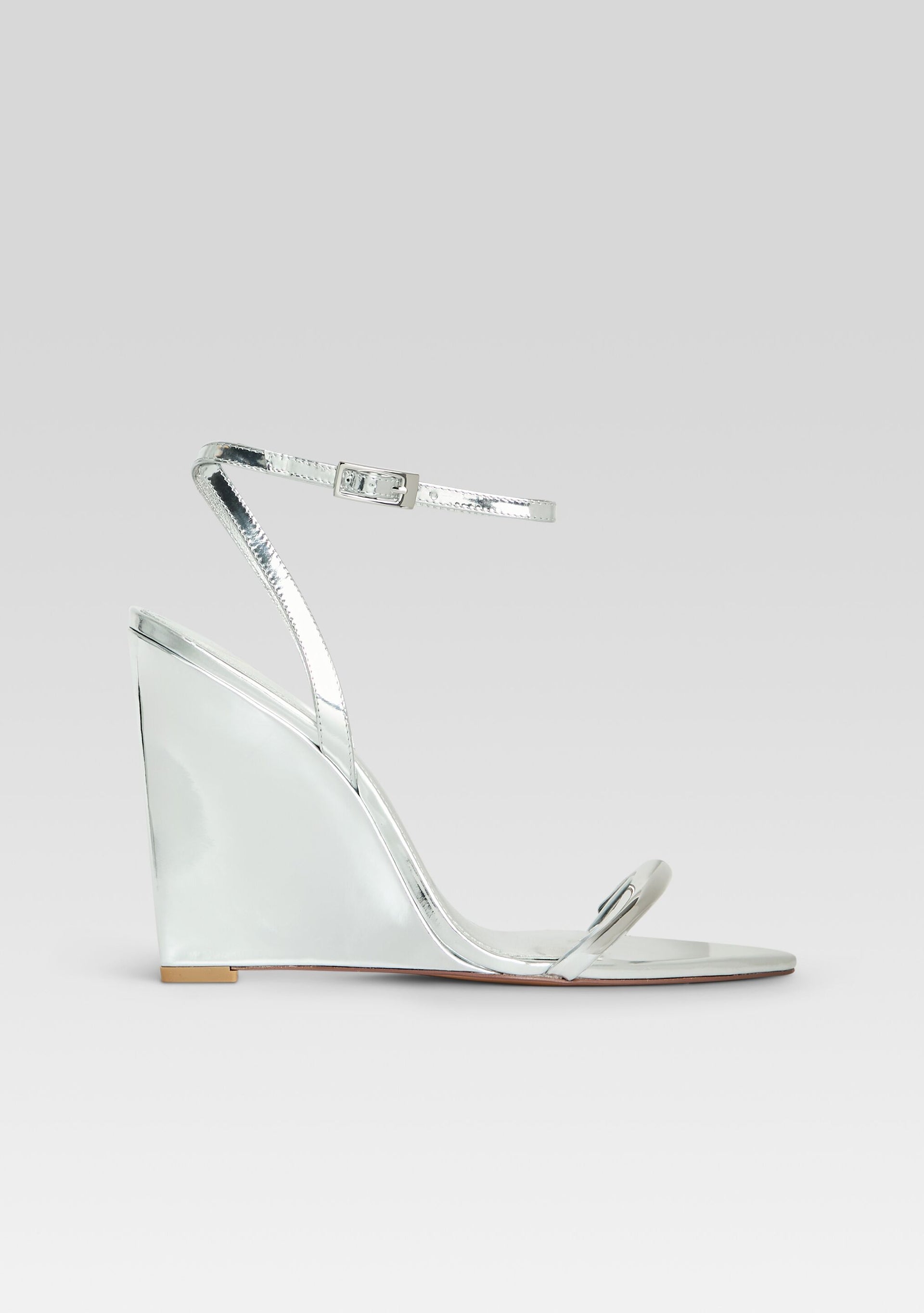 Nola Wedge