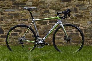 The Pro Carbon has disc brakes and comes with Shimano 105 (Photo: Steve Behr)