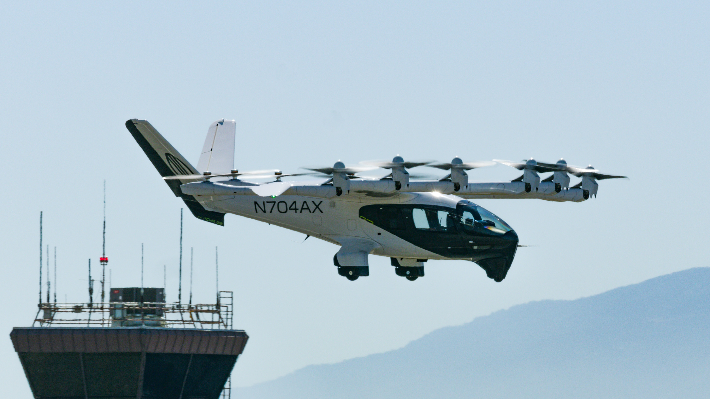 Archer Aviation's Midnight hovering