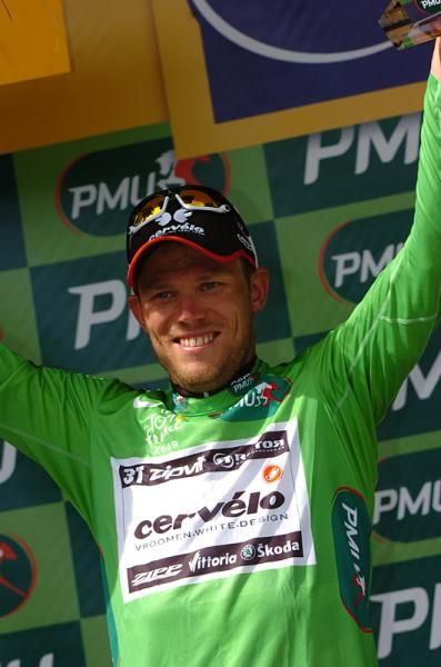 Thor Hushovd (Cervelo) claimed the green jersey with a gutsy move to make the break.