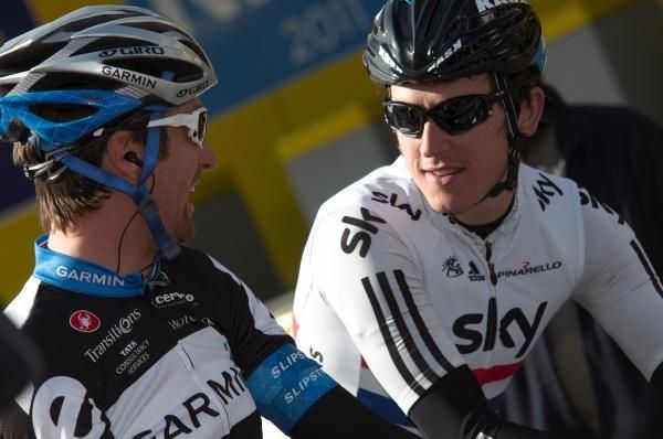 Dan Lloyd and Geraint Thomas have a chat before the start.