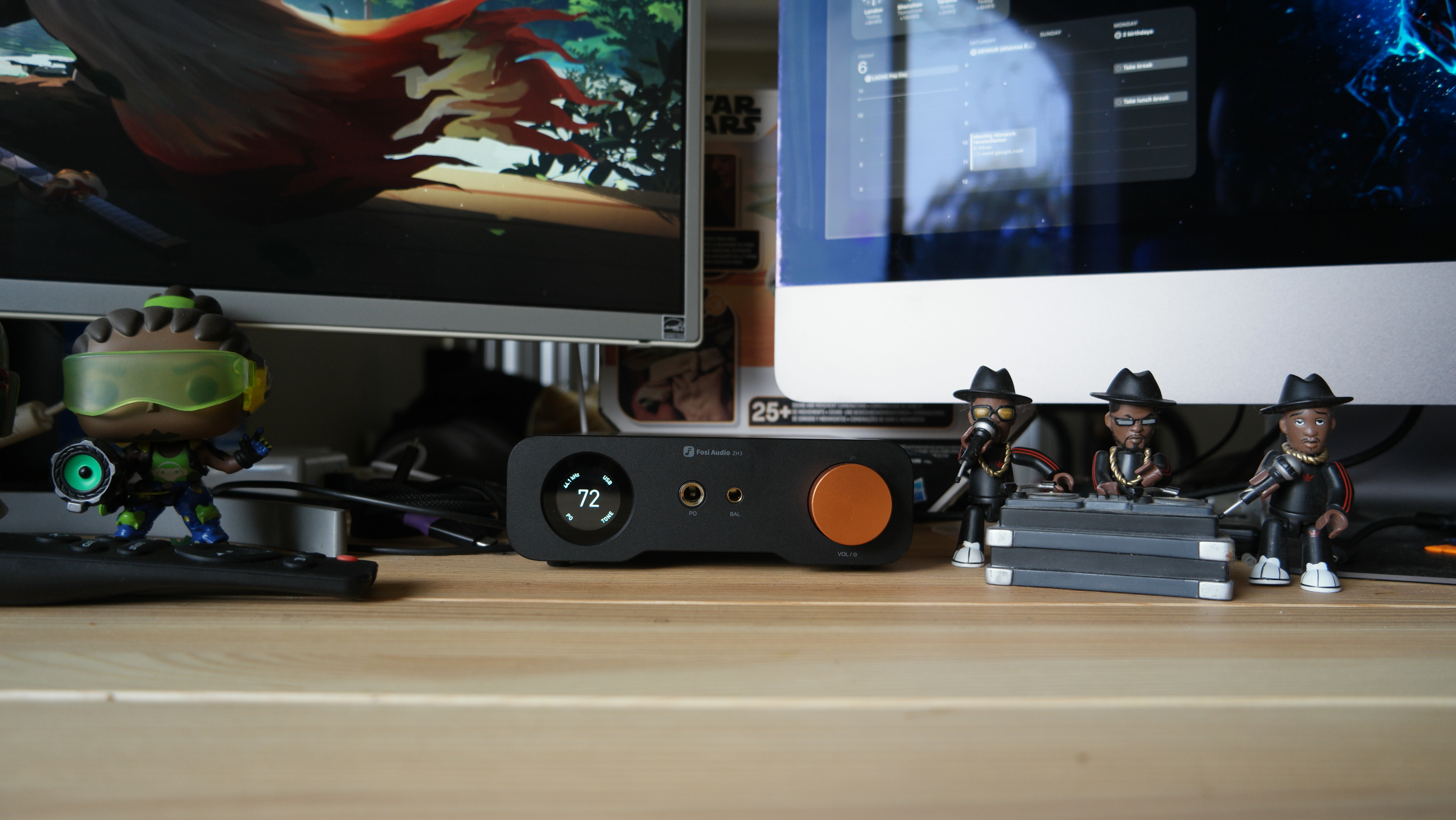 Fosi Audio ZH3 desktop DAC/Amp on a desk