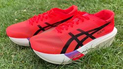 Asics Metaspeed Ray review: the wildest Asics racer yet | Tom's Guide