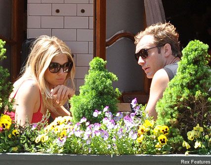 Sienna Miller and Jude Law - Sienna and Jude&#039;s romantic lunch date - Celebrity News - Marie Claire