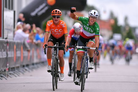 Marta Bastianelli (Virtu) beats Marianne Vos (CCC-Liv) to win Postnord Vargarda WestSweden