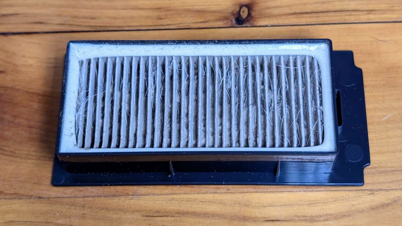 Ecovacs X5 Pro Omni robovac filter before cleaning