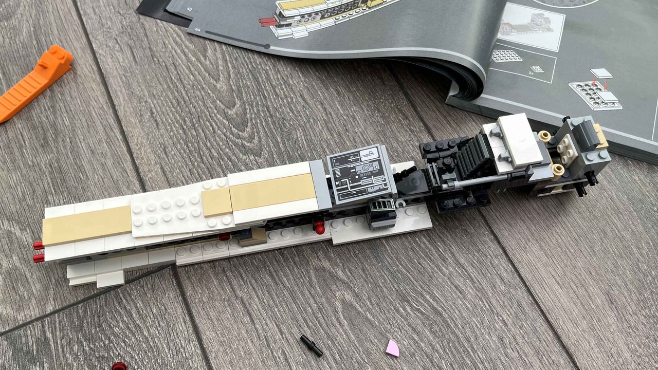 Building the Lego Star Wars UCS X-Wing Starfighter (75355)
