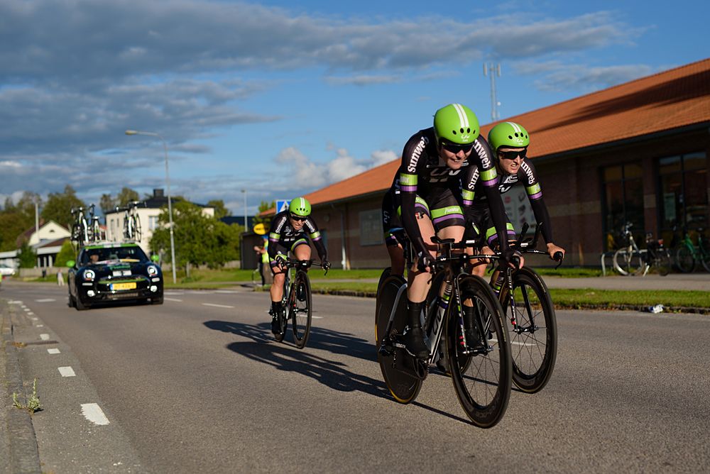 Rozanne Slik leads Liv Plantur on their way to ninth place at the 42,5 km team time trial of the UCI Women's World Tour's 2016 Crescent V&aring;rg&aring;rda Team Time Trial