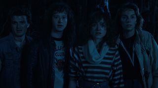 Steve, Eddie, Robin, y Nancy podrían estar encontrándose un monstruo en el Mundo del Revés en esta imagen de Stranger Things 4