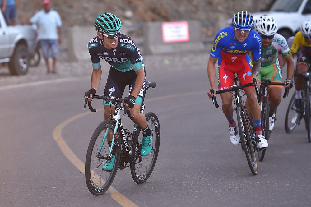 Rafa Majka (Bora-Hansgrohe) attacks