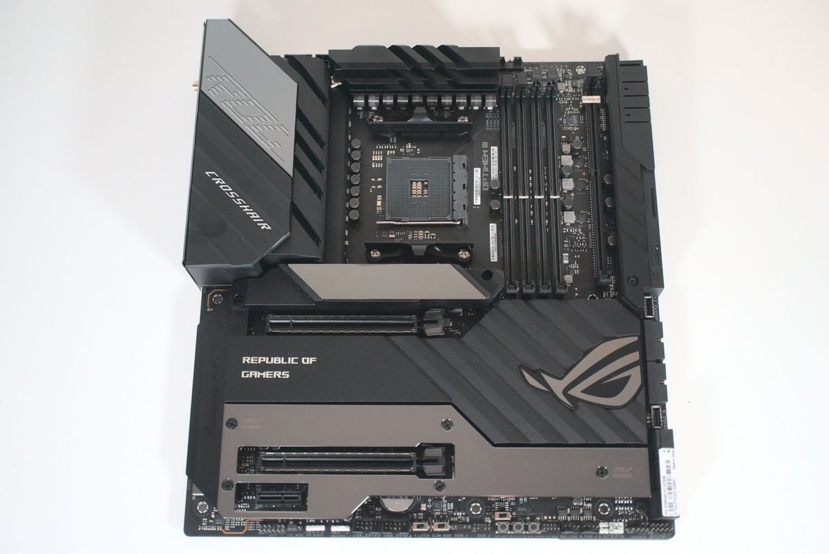 ASUS ROG X570 Crosshair VIII Extreme