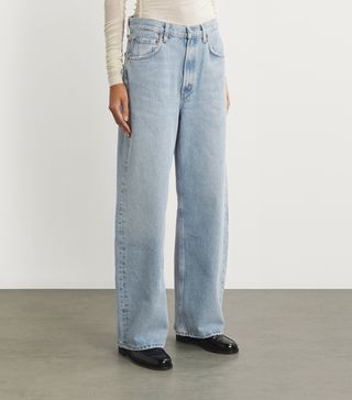 Low Curve Wide-Leg Jeans