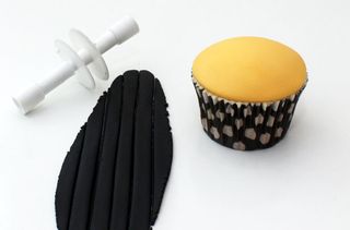 Bumble bee cupcakes