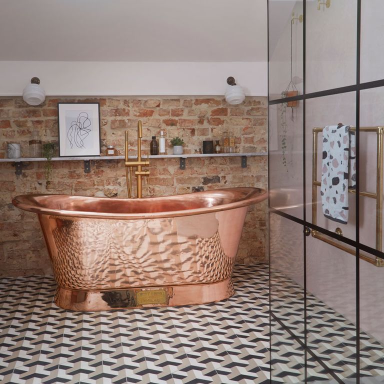Does not having a bathtub devalue a home? A property expert reveals all