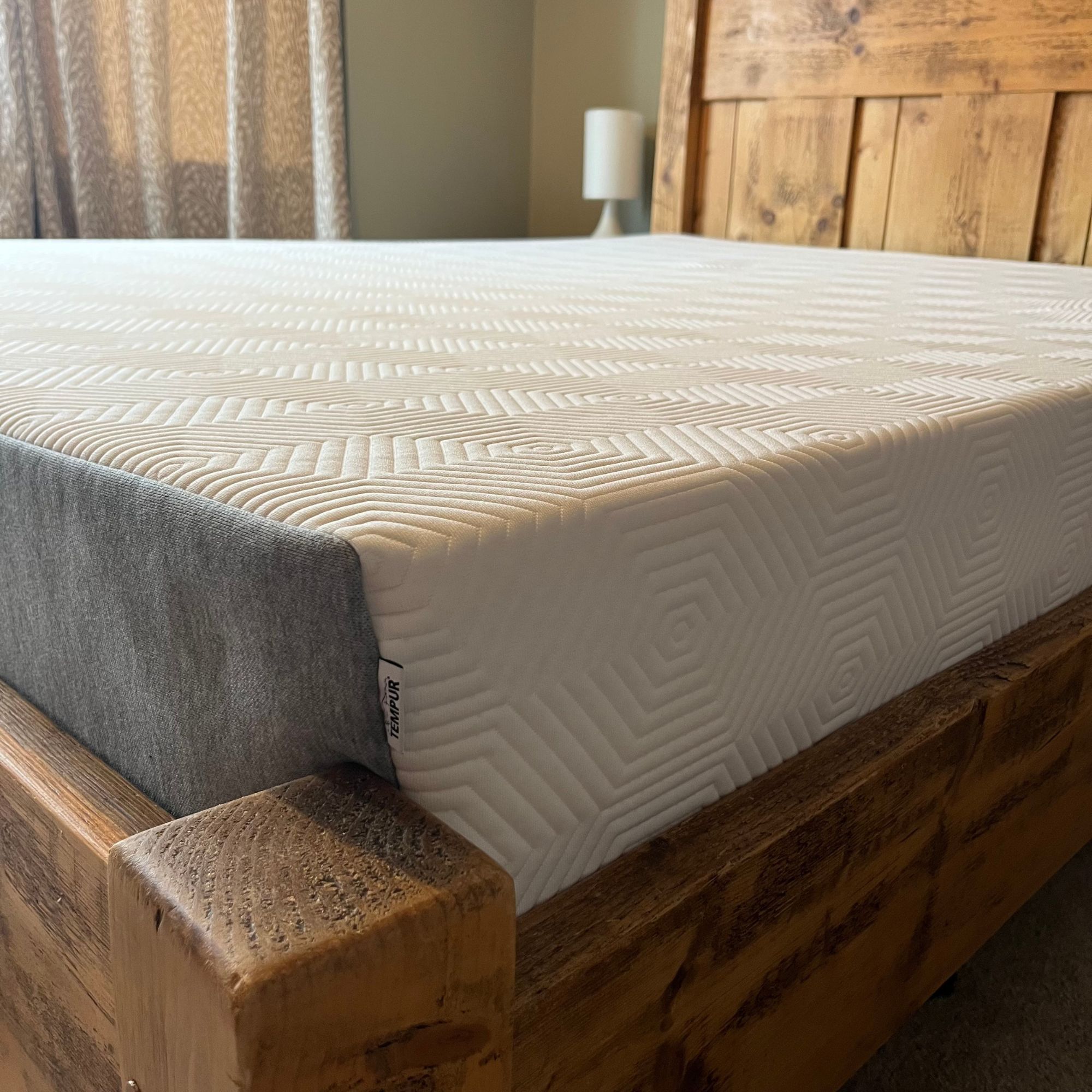 Tempur Ease 20cm side view