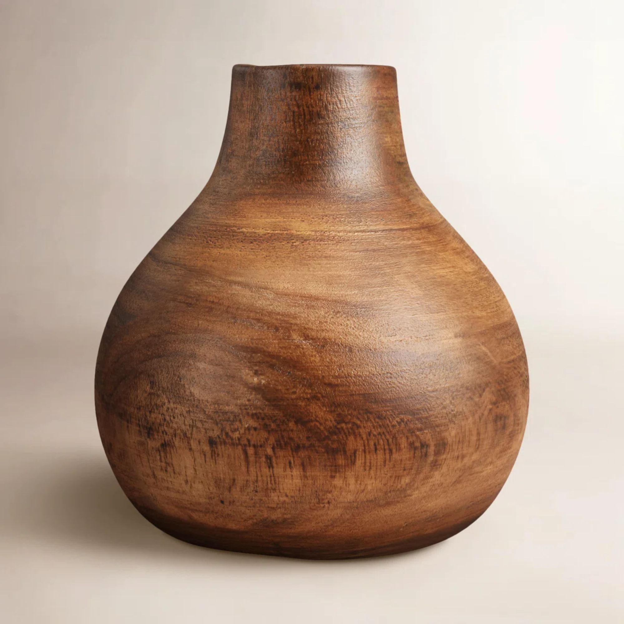 Round warm wood vase