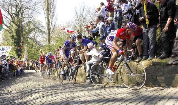 Tom Boonen follows Boogerd up the climb