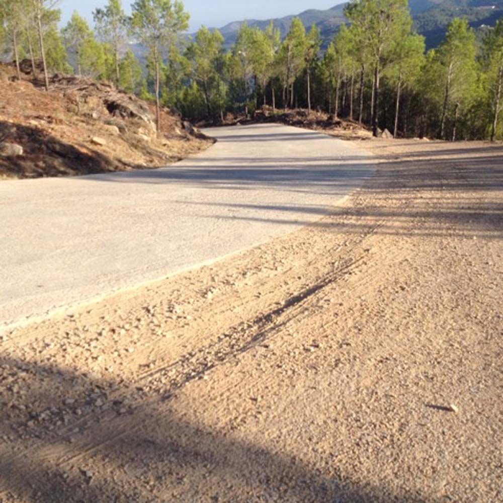 A detail of the concrete road