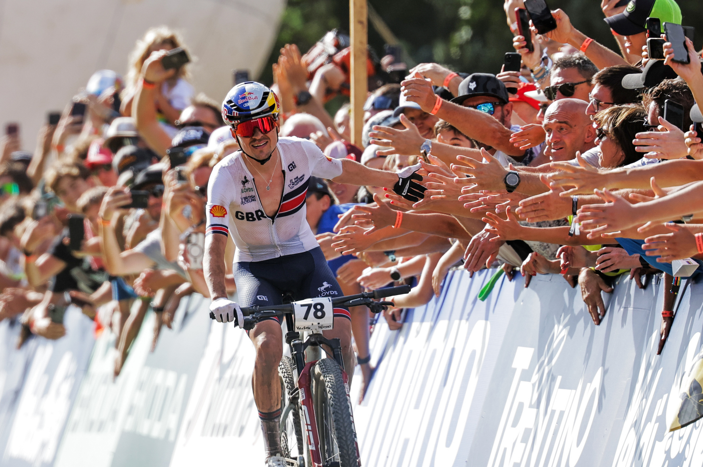 Thomas Pidcock (Great Britain) becomes World Champion again at the 2026 UCI Mountain Bike World Championships - Val di Sole, Trentino, Italy - Cross-country Olympic (XCO) - Men Elite