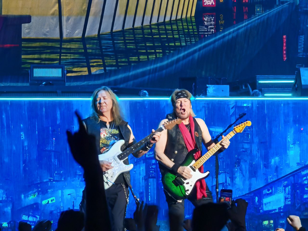 Honor Magic 5 Pro camera sample from Iron Maiden concert