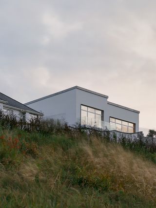 minimalist exterior of cornwall house by of Architecture