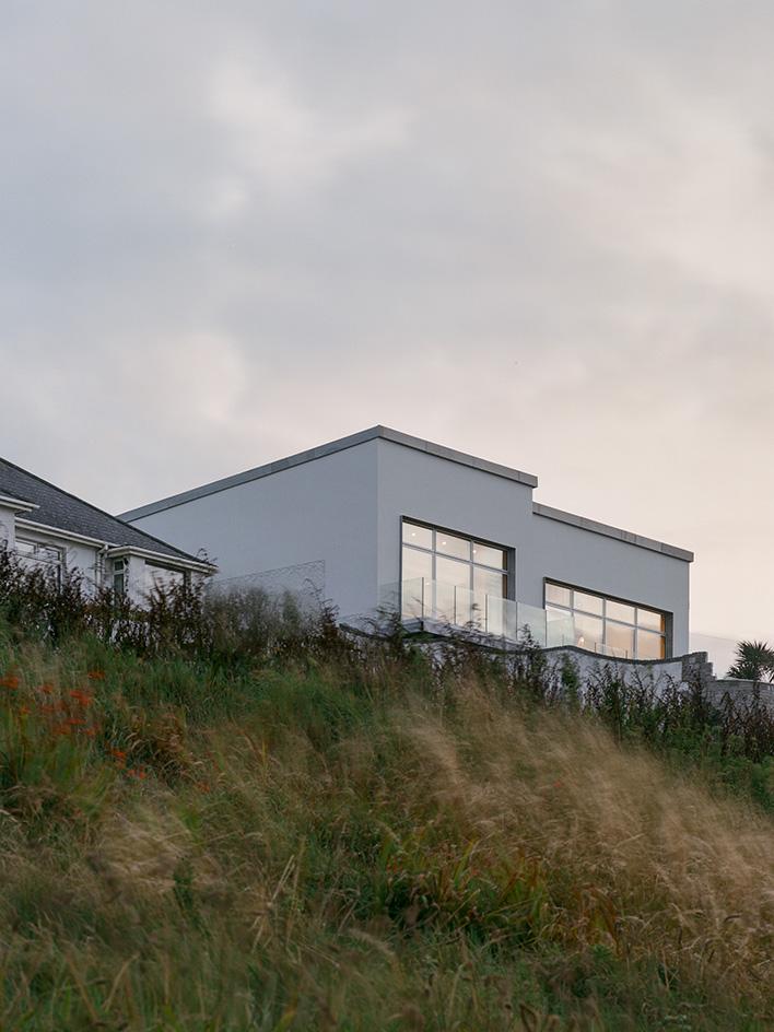 minimalist exterior of cornwall house by of Architecture