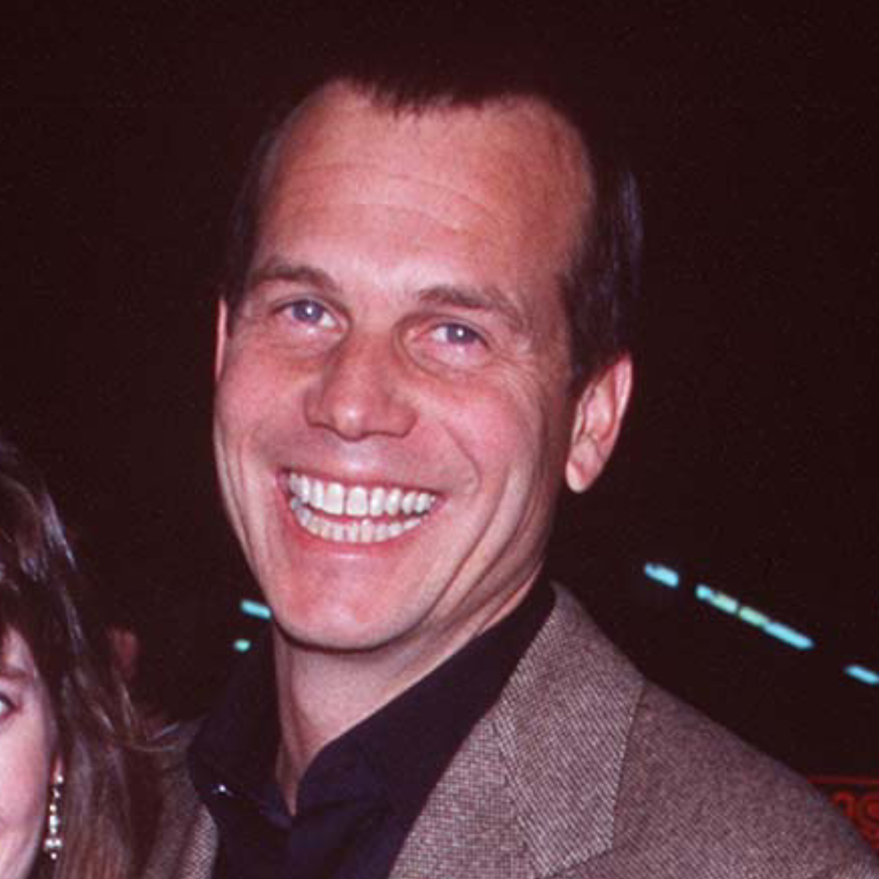 Bill Paxton attends the Titanic premiere in Hollywood, California