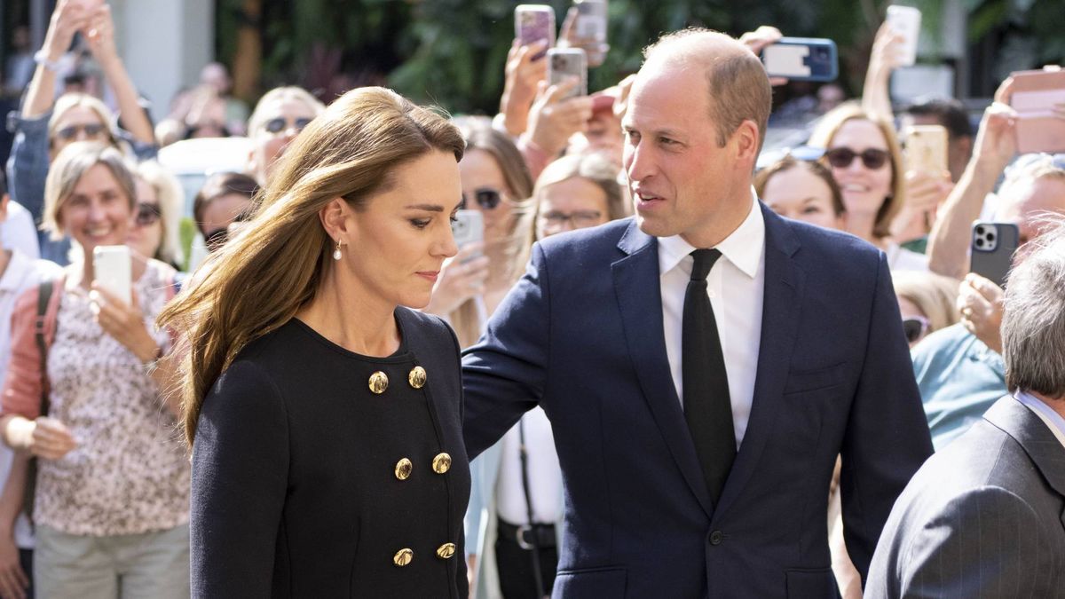 Le prince William et Kate Middleton sortent à Windsor quelques jours après les funérailles de la reine