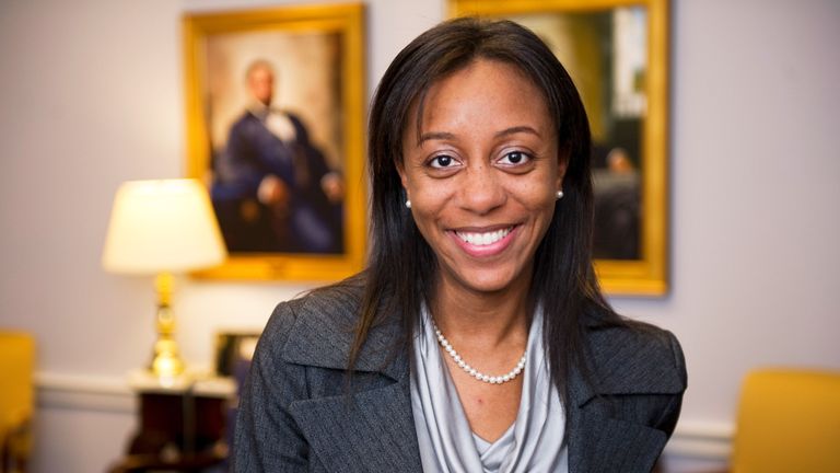 Yellow, Businessperson, White-collar worker, Smile, Event, Photography, Employment, Official,