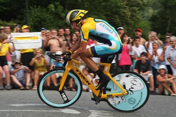 Lance Armstrong (Astana) suffers up the hill.