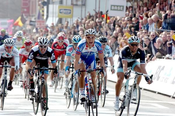 Tom Boonen beat Bennati and Farrar