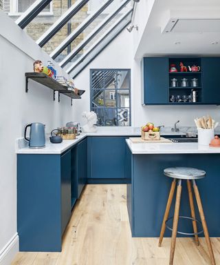 A kitchen remodel in a side return extension