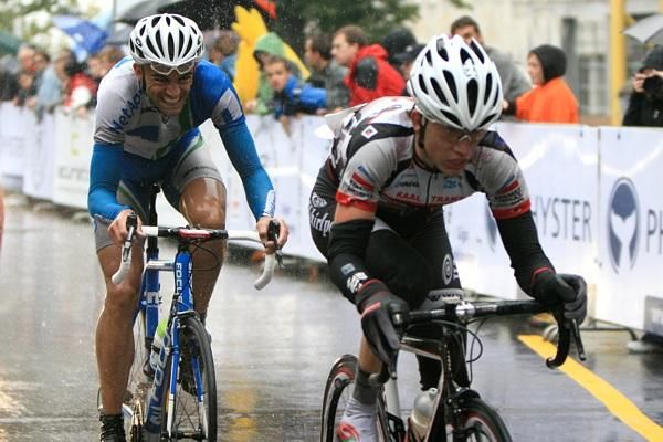 Leopold Konig (PSK Whirlpool - Author) leads Andreas Schillinger (Team Netapp).