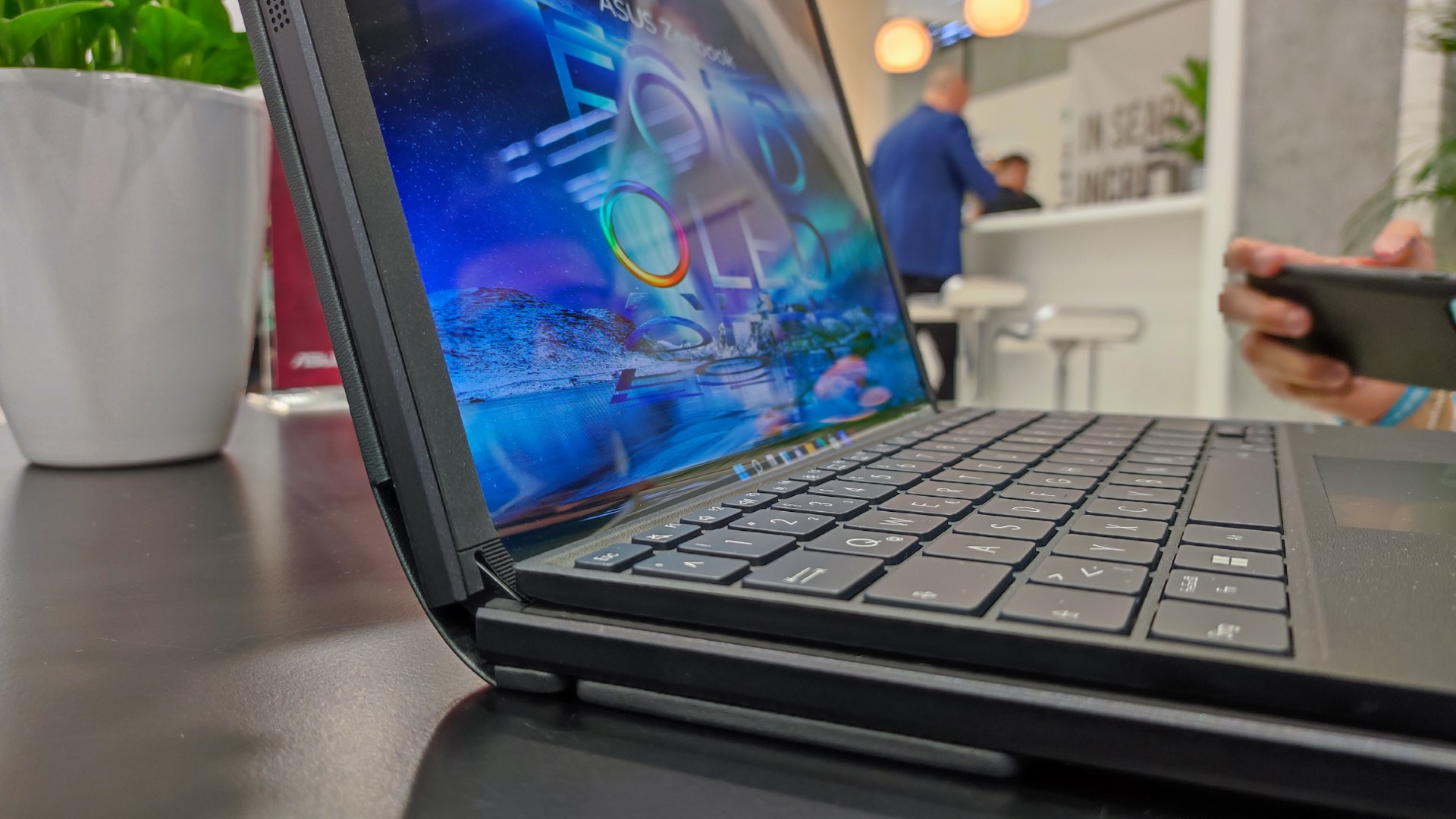 Asus 17 Fold OLED