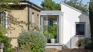 small glass link bungalow extension