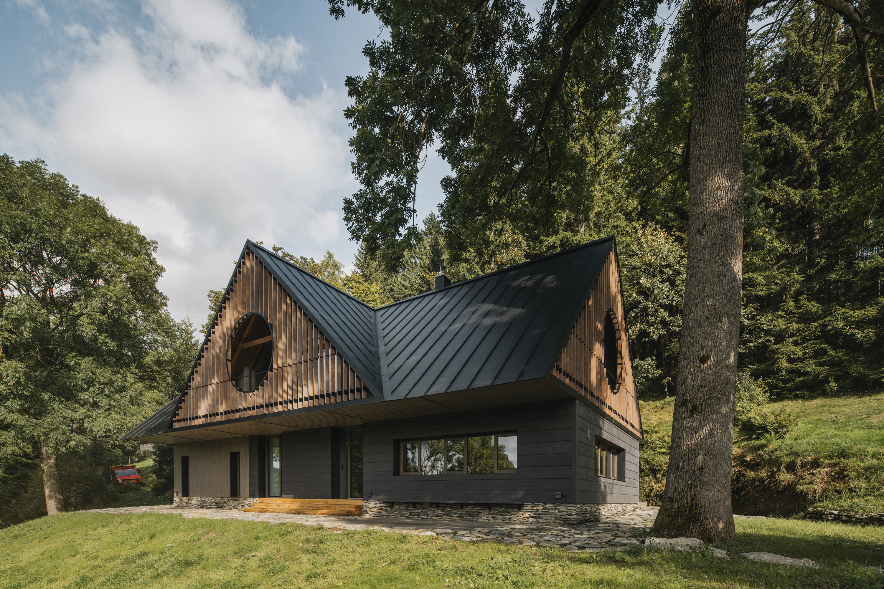 Str&amp;aacute;&amp;#382;n&amp;eacute; Cottage, Mimosa Architects