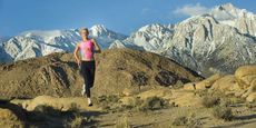 runner-mountains-100809-02