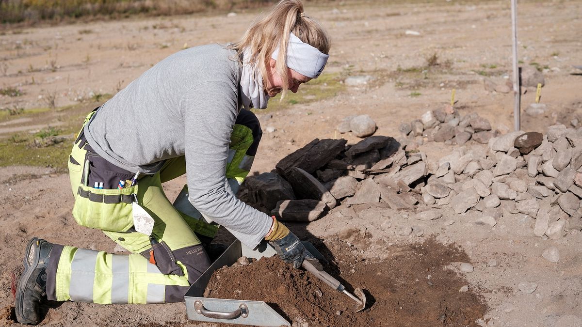 Iron Age woman was buried with a knife stuck into her grave. Archaeologists aren’t sure why.