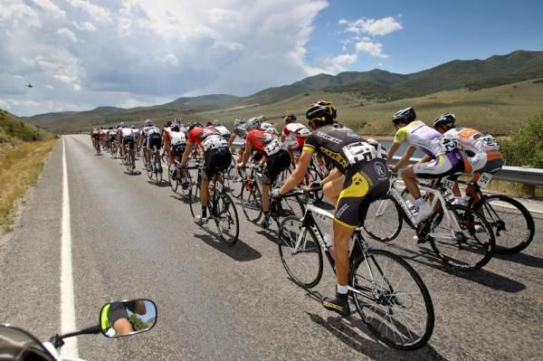 The bunch heads toward some thunderstorms and more climbing.