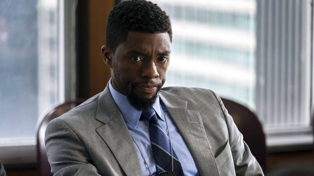 Chadwick Aaron Boseman as Andre in &quot;21 Bridges&quot; movie