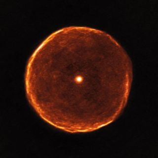 This ALMA image reveals much finer structure in the U Antliae shell than has previously been possible. Around 2,700 years ago, U Antliae went through a short period of rapid mass loss. During this period, the material making up the shell seen in the new ALMA data was ejected at high speed.