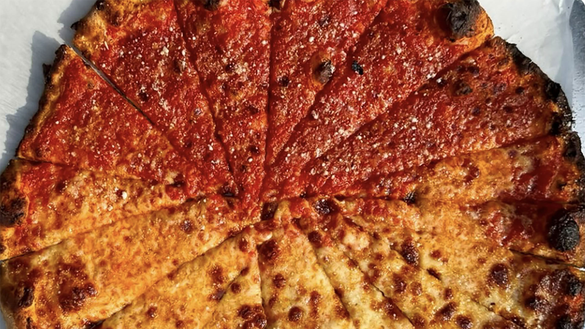 A photo of a pizza. 
