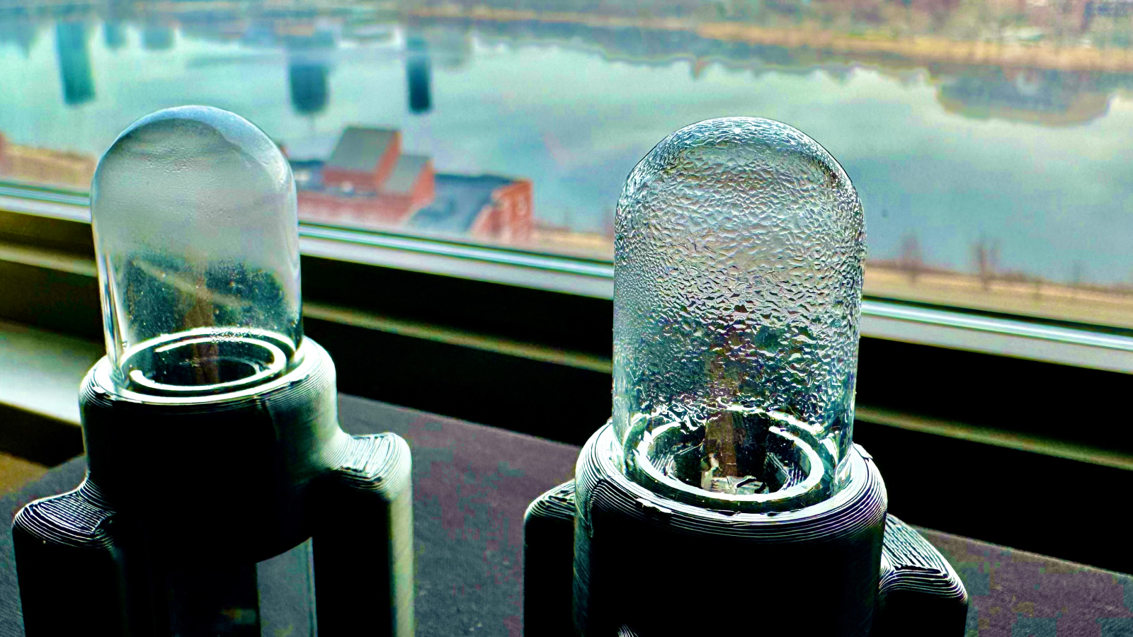 MIT invention uses ultrasound to shake drinking water out of the air, even in dry regions" target="_self" data-before-rewrite-localise="/technology/engineering/mit-invention-uses-ultrasound-to-shake-drinking-water-out-of-the-air-even-in-dry-regions