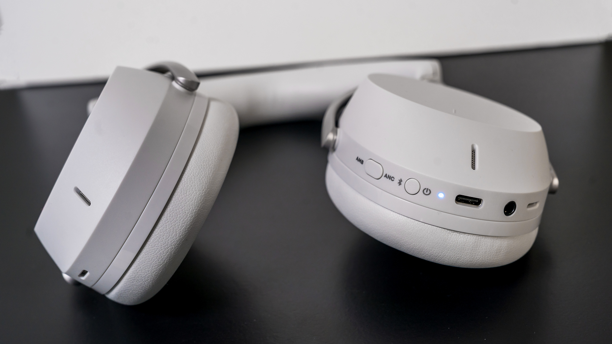 Beyerdynamic Aventho 300 laying down showing buttons and ports.
